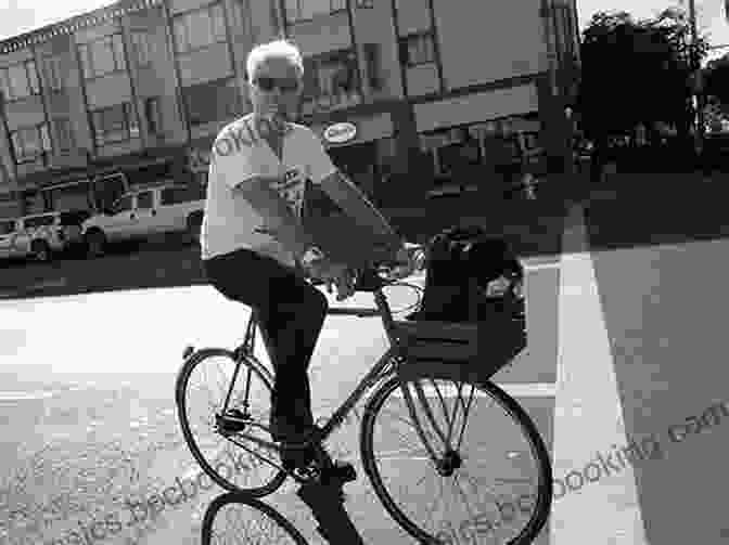 David Byrne Cycling Through A Bustling Turkish Street Bicycle Diaries David Byrne